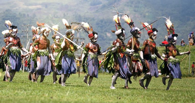 Flying High in Papua New Guinea by Peter Rogers - Papua New Guinea ...