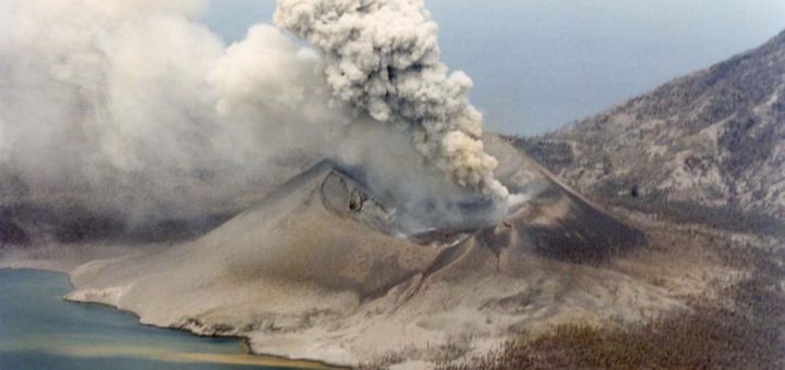 Eruption of Tavurvur in 1994 (Chris Read) and present day (Andrea Williams)