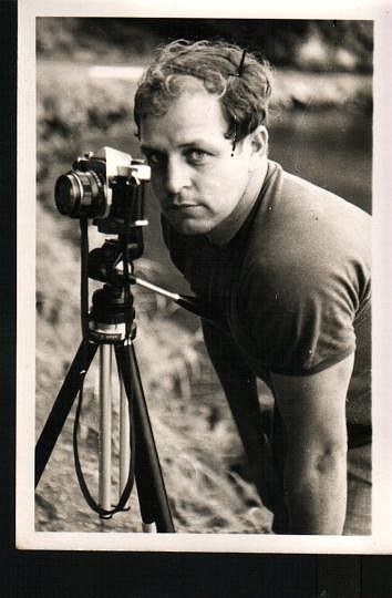 p Dennis Gray & his bloody camera