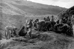 Women and girls helping to clear a landslide - Baiyer Pass